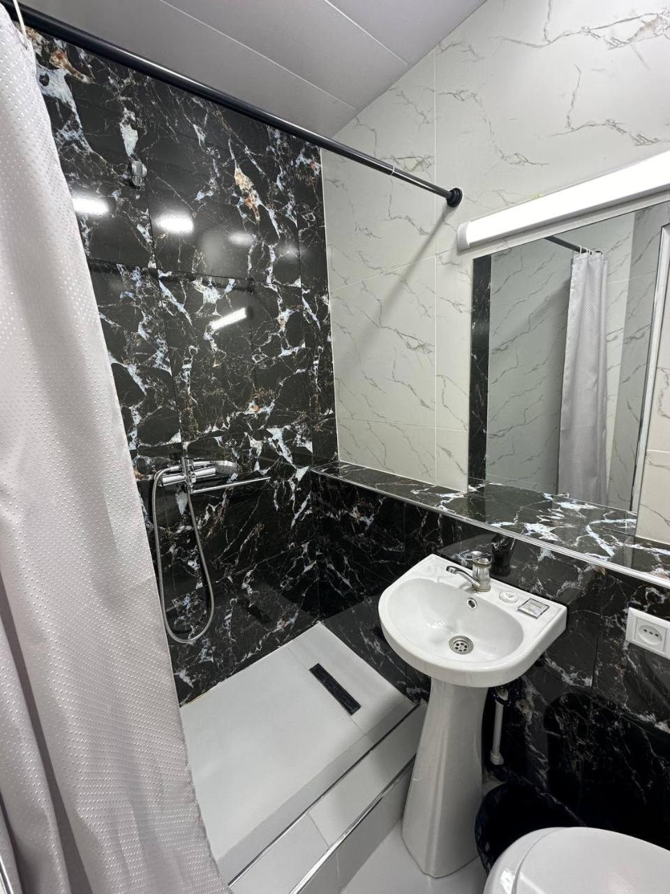 B-House Boutique With Terrace Hotel Bukhara Bagian luar foto