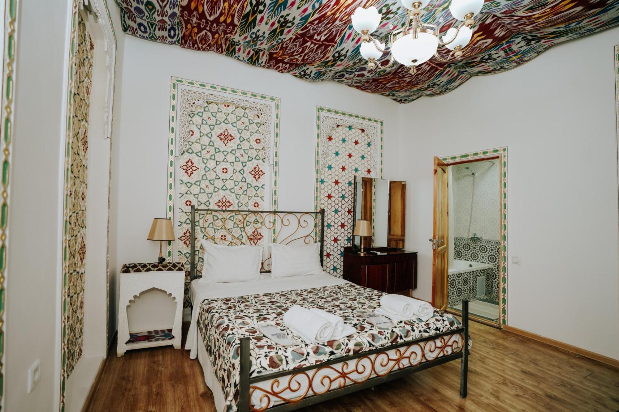 B-House Boutique With Terrace Hotel Bukhara Bagian luar foto