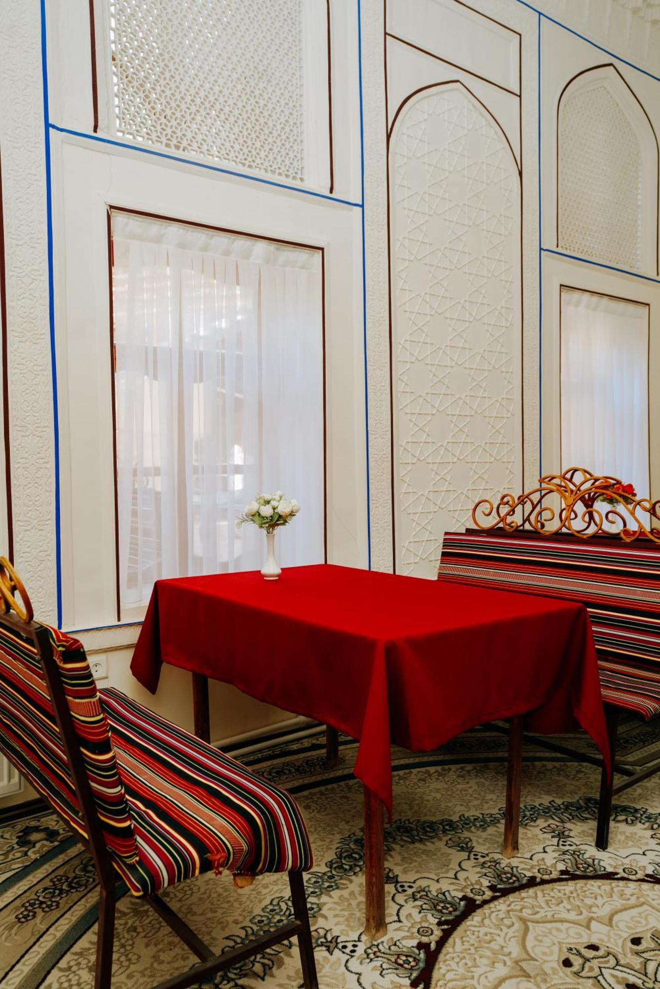 B-House Boutique With Terrace Hotel Bukhara Bagian luar foto