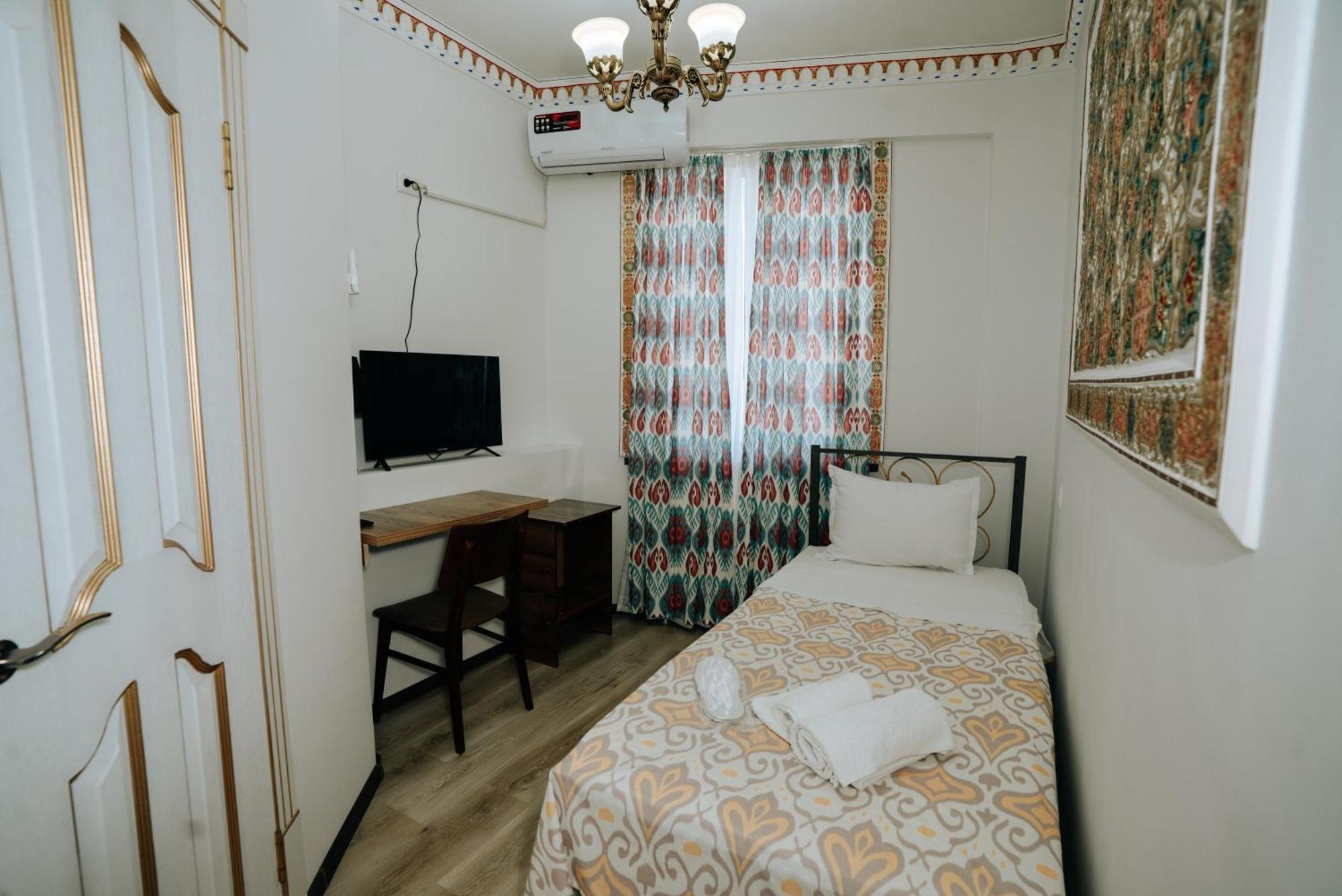 B-House Boutique With Terrace Hotel Bukhara Bagian luar foto